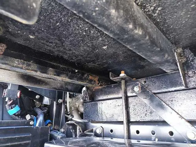 三菱 キャンター 2TG-FDA00(4WD)の写真15