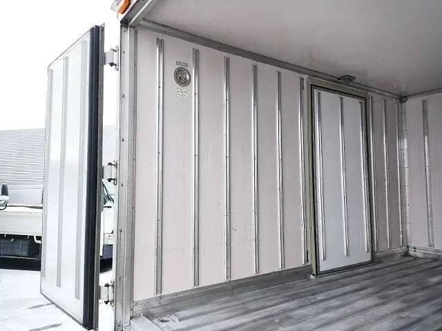 三菱 キャンター 2TG-FDA00(4WD)の写真26