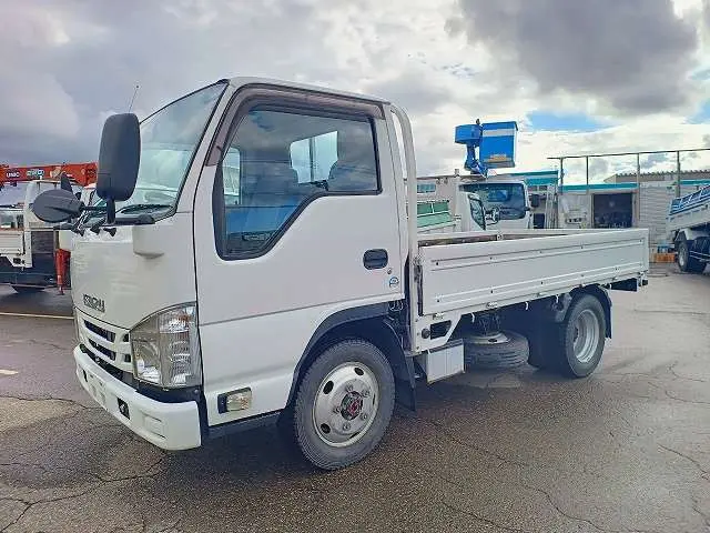 いすゞ エルフ TRG-NHS85A(4WD)の写真1