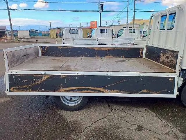 いすゞ エルフ TRG-NHS85A(4WD)の写真9