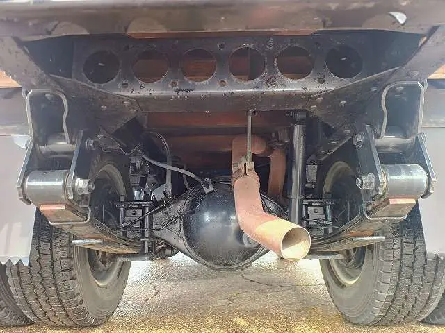 いすゞ エルフ TRG-NHS85A(4WD)の写真17