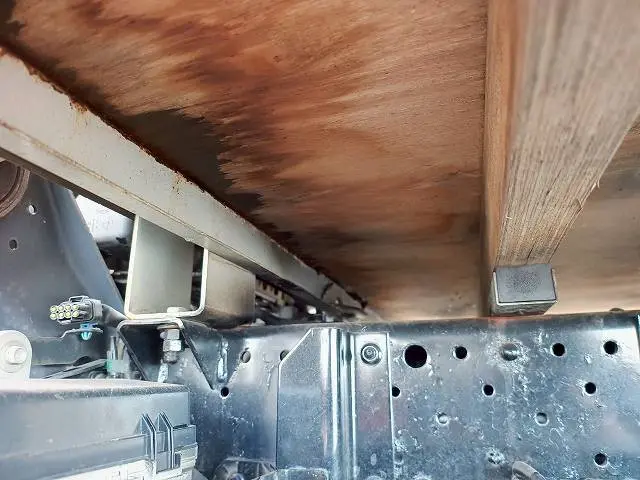 いすゞ エルフ TRG-NHS85A(4WD)の写真22