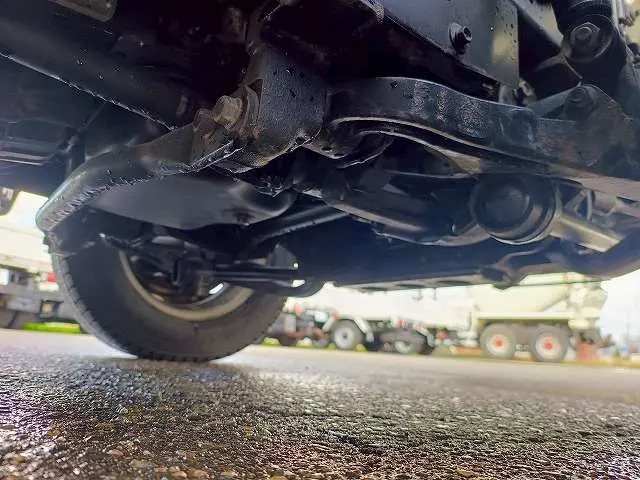 いすゞ エルフ TRG-NHS85A(4WD)の写真32