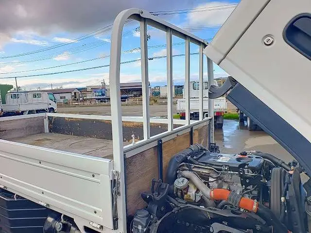 いすゞ エルフ TRG-NHS85A(4WD)の写真36