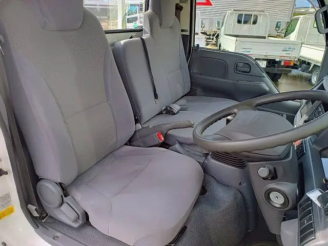 いすゞ エルフ TRG-NHS85A(4WD)の写真45