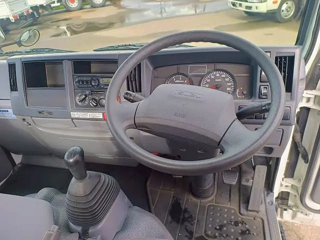 いすゞ エルフ TRG-NHS85A(4WD)の写真46