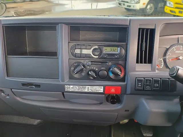 いすゞ エルフ TRG-NHS85A(4WD)の写真49