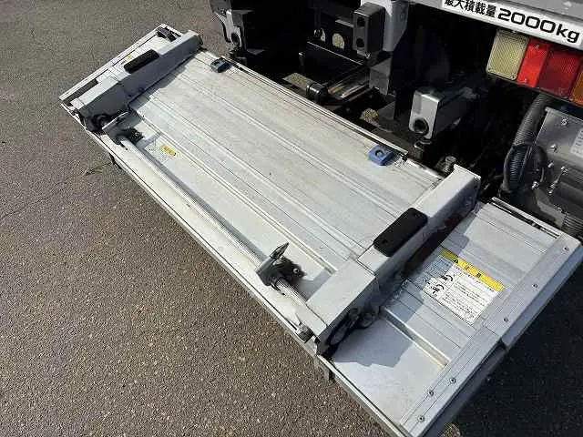 いすゞ エルフ TRG-NMR85ANの写真16