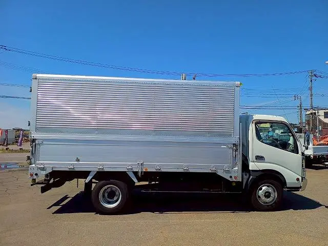 トヨタ ダイナ PB-XZU413の写真6