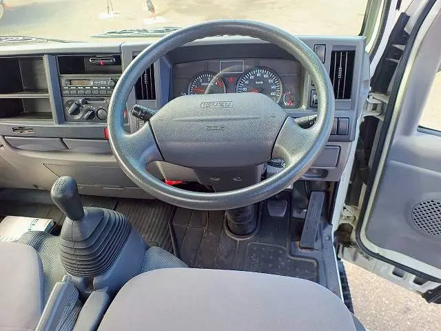 いすゞ エルフ TKG-NJS85A(4WD)の写真42