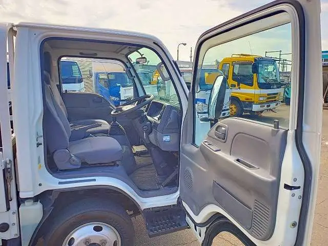 いすゞ エルフ TKG-NJS85A(4WD)の写真50