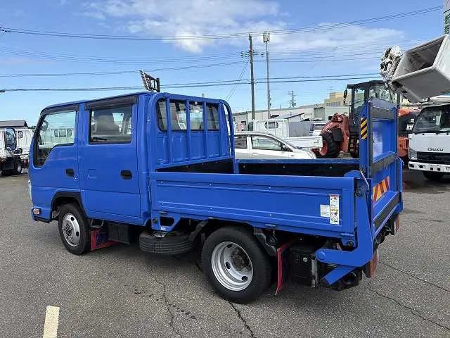 いすゞ エルフ TRG-NHS85A(4WD)の写真4