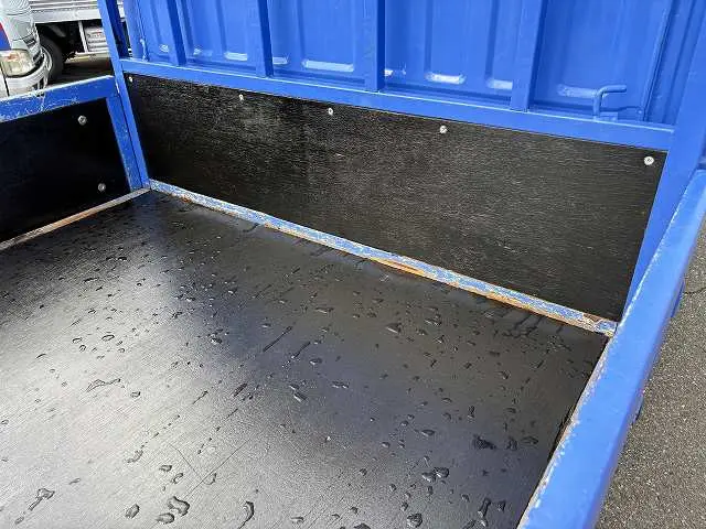 いすゞ エルフ TRG-NHS85A(4WD)の写真6