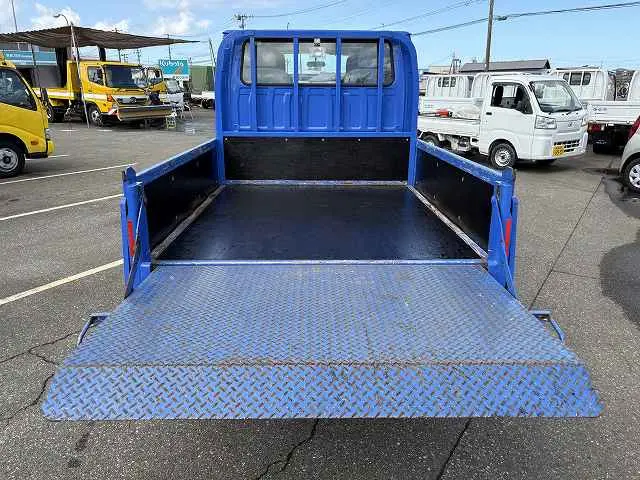 いすゞ エルフ TRG-NHS85A(4WD)の写真8