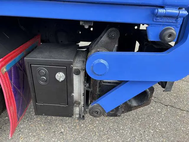 いすゞ エルフ TRG-NHS85A(4WD)の写真11