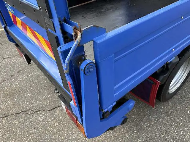 いすゞ エルフ TRG-NHS85A(4WD)の写真16