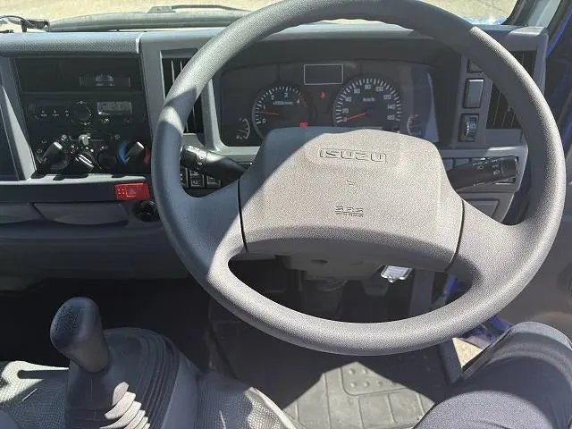 いすゞ エルフ TRG-NHS85A(4WD)の写真40