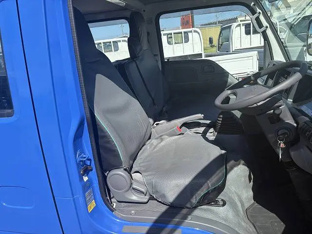 いすゞ エルフ TRG-NHS85A(4WD)の写真43