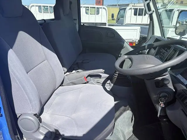 いすゞ エルフ TRG-NHS85A(4WD)の写真44