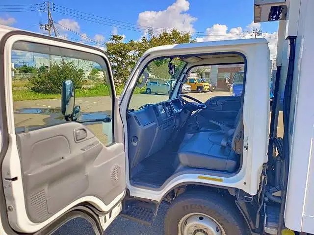 いすゞ エルフ TPG-NJR85ANの写真49