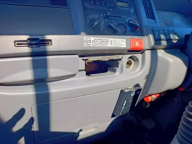 いすゞ エルフ TRG-NJR85Aの写真45