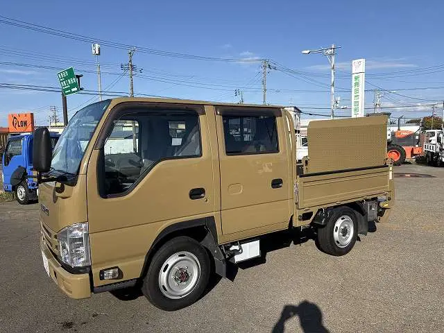 いすゞ エルフ TRG-NHS85A(4WD)の写真1