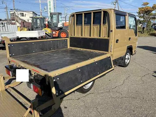 いすゞ エルフ TRG-NHS85A(4WD)の写真8