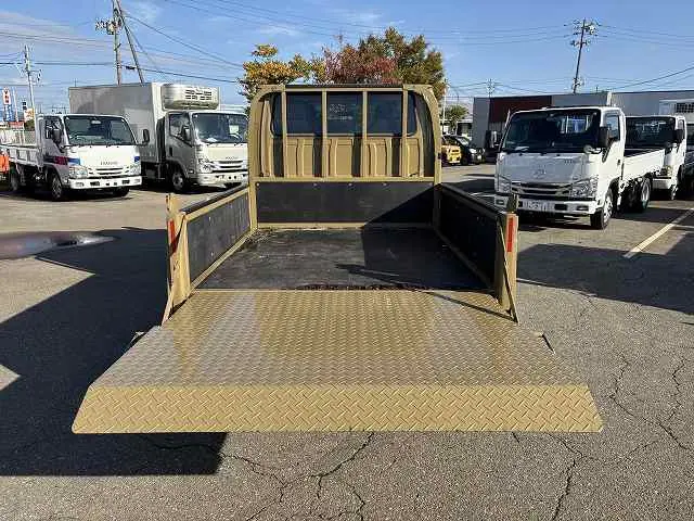 いすゞ エルフ TRG-NHS85A(4WD)の写真14