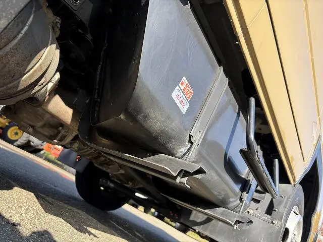 いすゞ エルフ TRG-NHS85A(4WD)の写真32