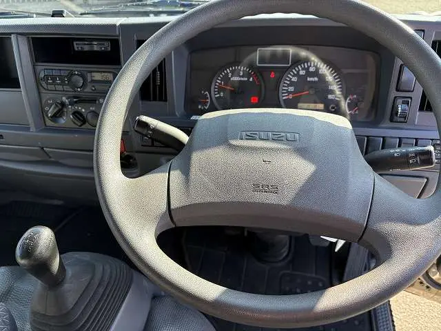 いすゞ エルフ TRG-NHS85A(4WD)の写真43