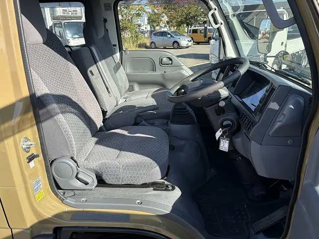 いすゞ エルフ TRG-NHS85A(4WD)の写真45