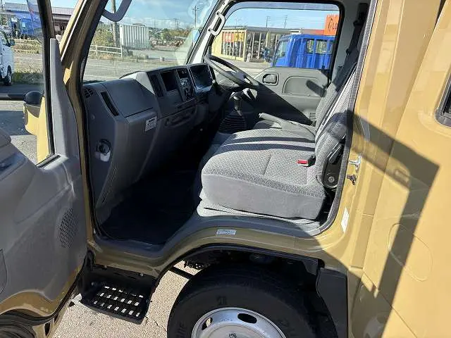 いすゞ エルフ TRG-NHS85A(4WD)の写真49