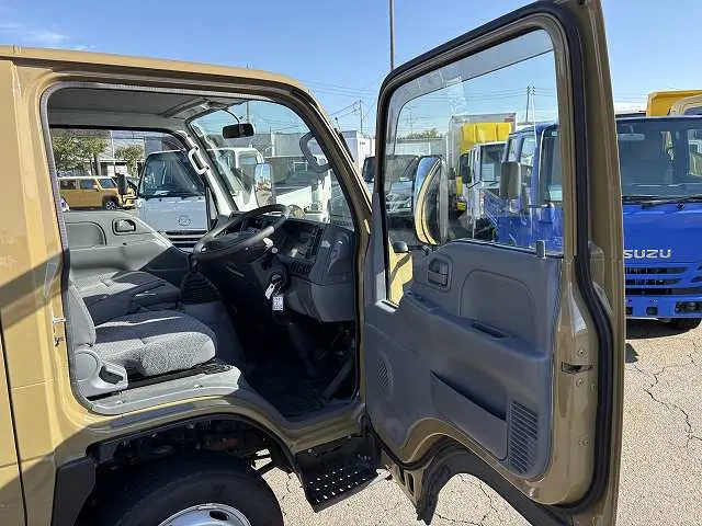 いすゞ エルフ TRG-NHS85A(4WD)の写真50