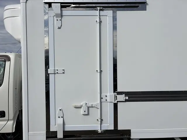 トヨタ ダイナ 2RG-XZC605の写真8