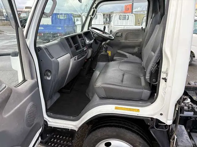 いすゞ エルフ TKG-NJR85ADの写真47