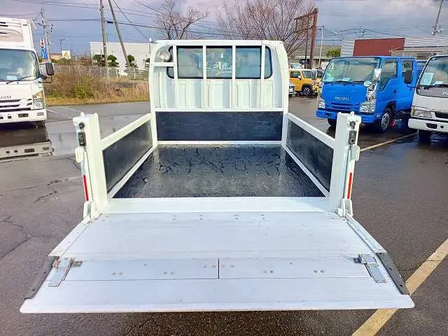 いすゞ エルフ TPG-NHS85A(4WD)の写真10