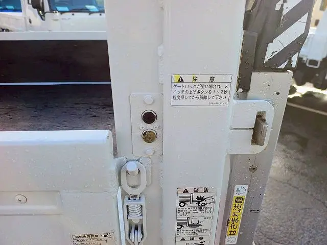 いすゞ エルフ TPG-NHS85A(4WD)の写真17