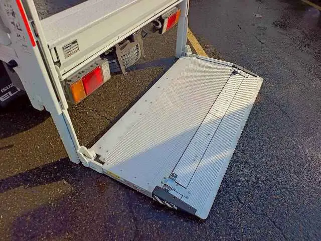 いすゞ エルフ TPG-NHS85A(4WD)の写真19