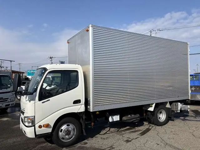 日野 デュトロ TKG-XZU695M(4WD)の写真1