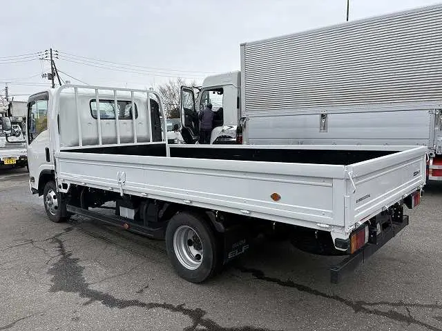 いすゞ エルフ 2PG-NPS88AR(4WD)の写真4