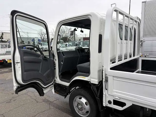 いすゞ エルフ 2PG-NPS88AR(4WD)の写真49