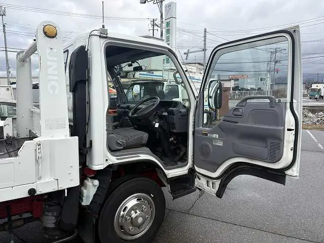 いすゞ エルフ PA-NPR81Nの写真50