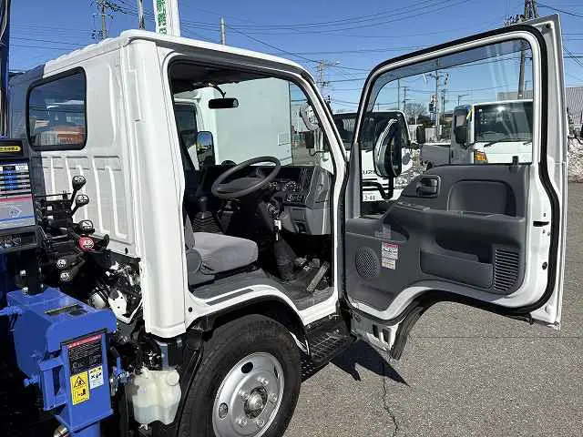 いすゞ エルフ TRG-NKR85ARの写真50