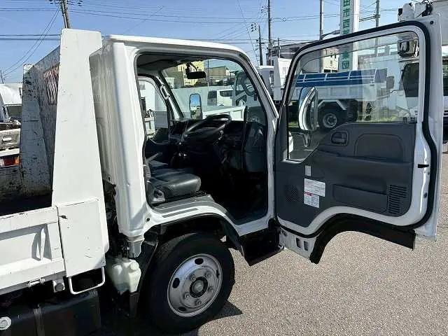 いすゞ エルフ 2RG-NJR88ADの写真50