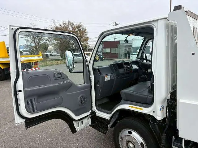 いすゞ エルフ 2RG-NJR88ADの写真49