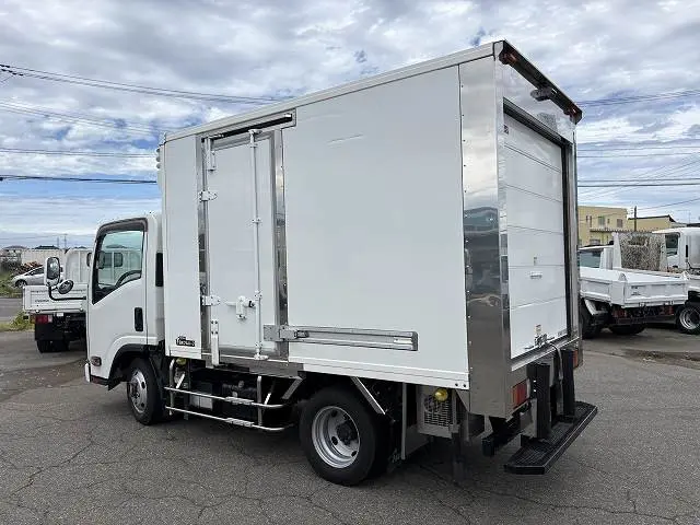 いすゞ エルフ 2RG-NLS88AN(4WD)の写真4