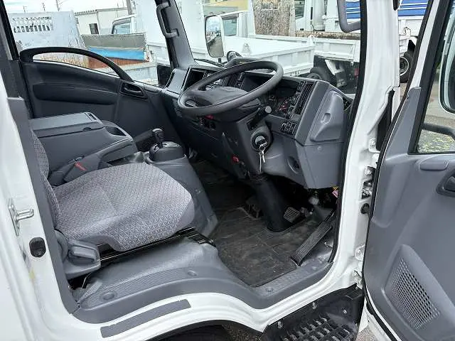 いすゞ エルフ 2RG-NLS88AN(4WD)の写真48