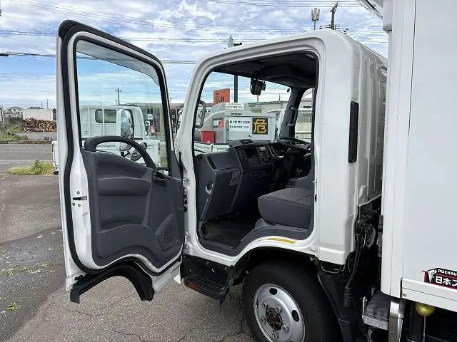 いすゞ エルフ 2RG-NLS88AN(4WD)の写真49