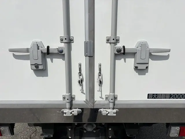 三菱 キャンター 2PG-FBAV0の写真16
