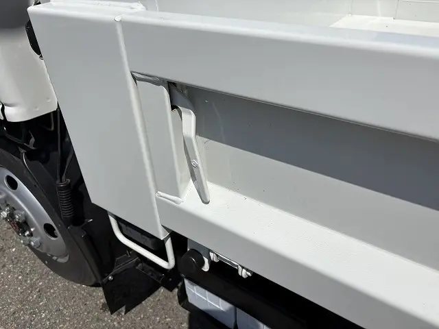 いすゞ エルフ 2PG-NKS88AD(4WD)の写真9